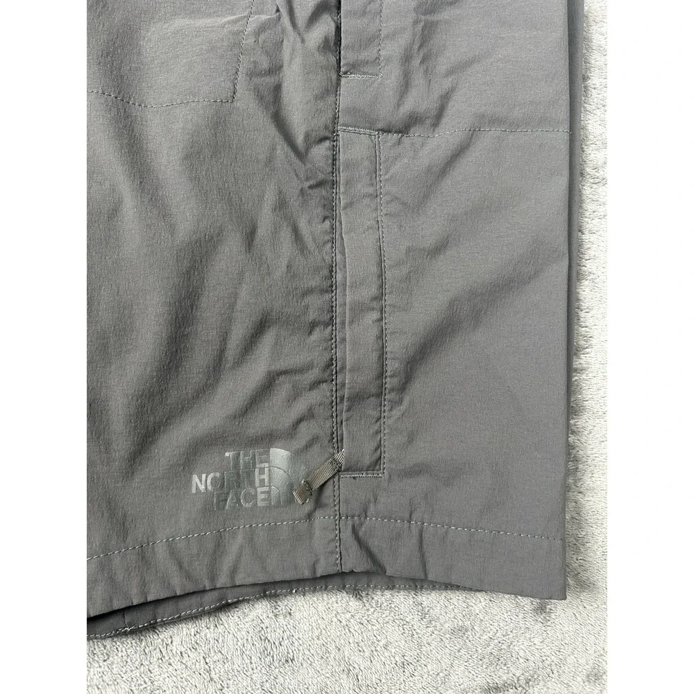 The North Face Men's Flat Front Short 2 Nylon Hiking  Lightweight Gray Mens 36